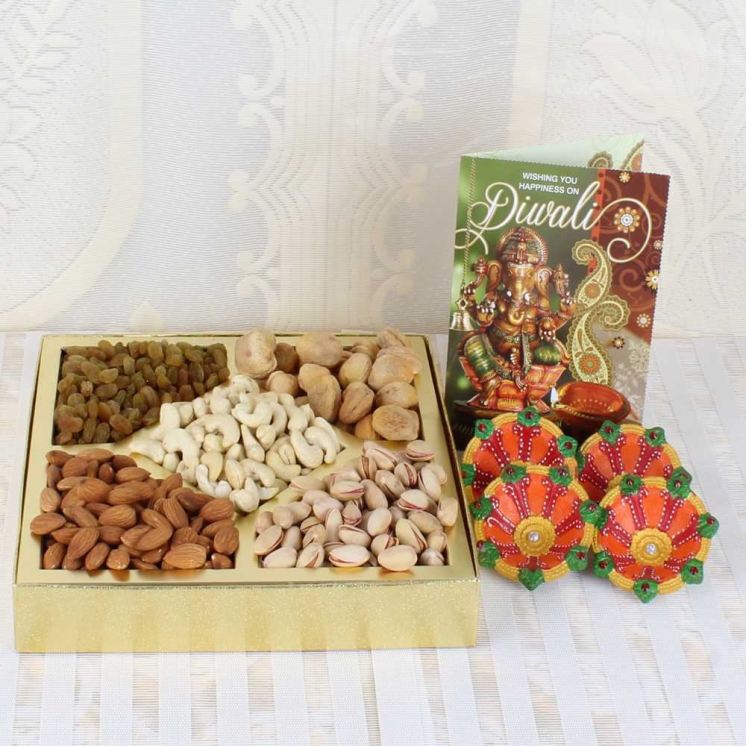 0008528_one-kg-assorted-dry-fruit-box-with-earthen-diyas-and-diwali-card
